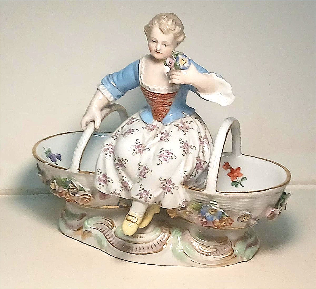 Meissen, coppia di saliere in porcellana smaltata di Marcolini (1771-1814). Datate 1778 --photo-4