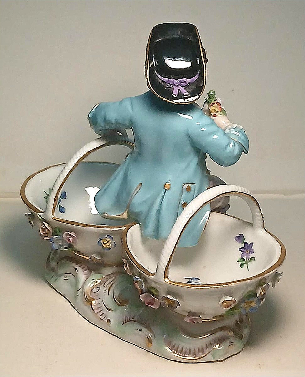 Meissen, coppia di saliere in porcellana smaltata di Marcolini (1771-1814). Datate 1778 --photo-3