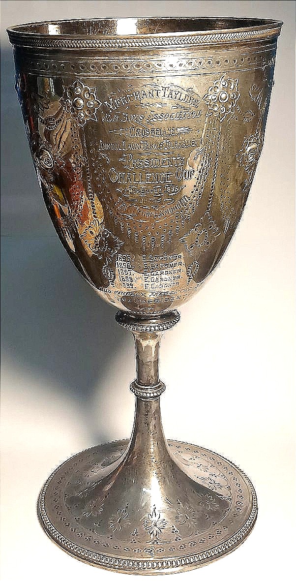 Tennis: Coppa premio torneo giovanile, Londra (1895). Barnard & S. (488g. in argento sterling)-photo-2