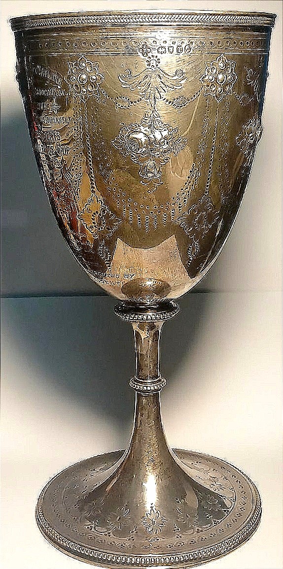 Tennis: Coppa premio torneo giovanile, Londra (1895). Barnard & S. (488g. in argento sterling)-photo-3