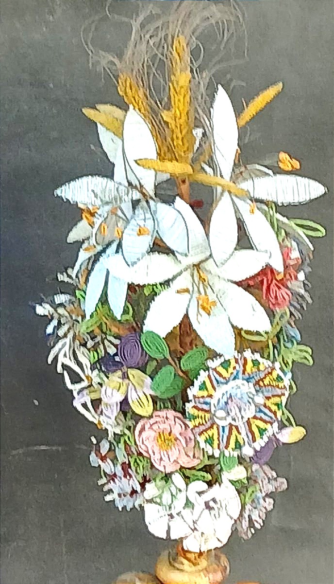 Vasi da altare in bronzo dorato e fiori di micro perline. Sicilia primissimo 800' Altezza cm.55-photo-3