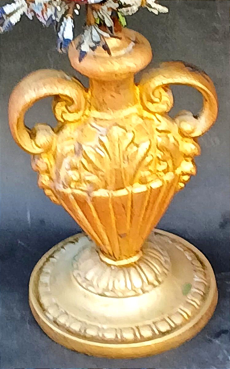 Vasi da altare in bronzo dorato e fiori di micro perline. Sicilia primissimo 800' Altezza cm.55-photo-1