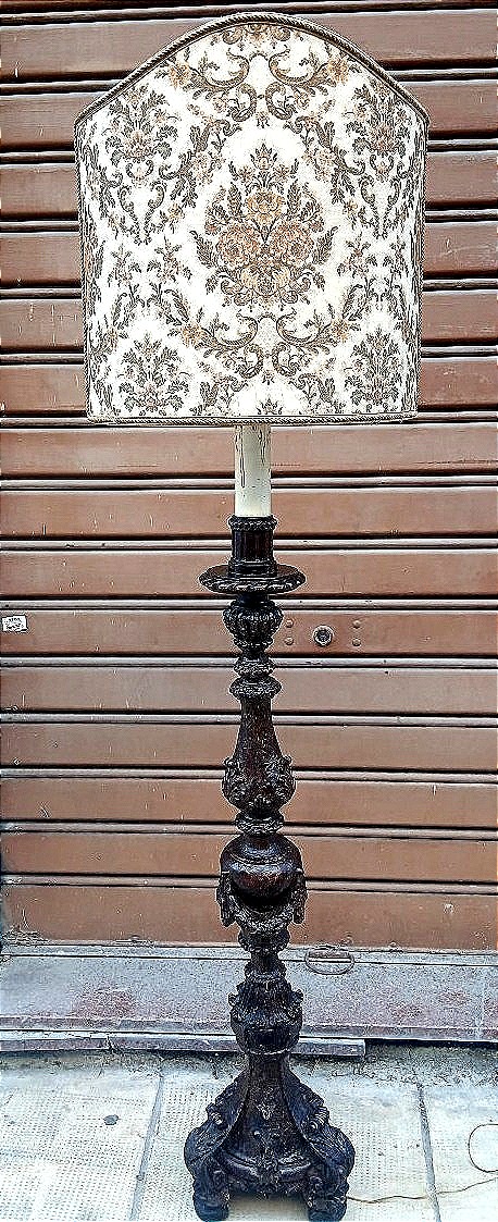 Candeliere ligneo Luigi XIV, Barocco siciliano, con impianto luce.