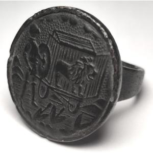 Il Templare sfida il Leone. Anello in bronzo del XIV secolo