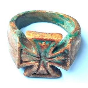 Anello Templare con Croce Patente in 'Oricalco' detto Oro di Corinto.
