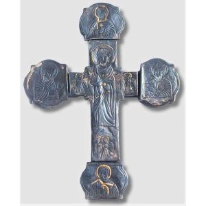 Croce Copta in lamina di argento sbalzato .  Seconda metà del Sec.XIV 