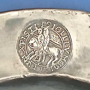 Tiatto Templare di un Gran Maestro.  Punzone 'Sigillum Militum Xpisti'. sec XIII-XIV