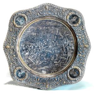 La Battaglia di Barga - Piatto in argento firmato e datato 1587 del diametro di cm.60-