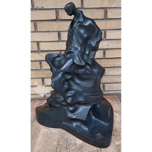 Umberto Boccioni 'L'Uomo Futurista' una scultura  invisibile.Bronzo a cera persa cm 58x45.