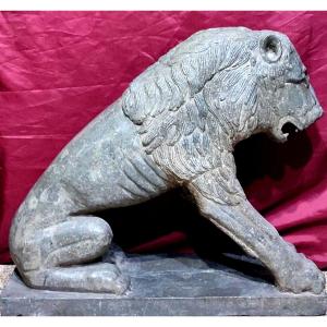 Leone Medievale arabo-normanna di probabile manifattura fatimide. Scultura In Basalto sec XIII
