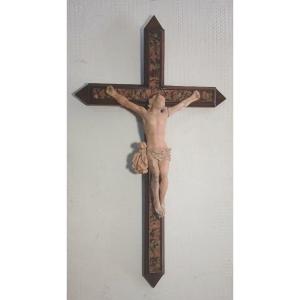 Andrea Tipa e bottega. Crocifisso trapanese in pietra 'incarnata'  del XVIII secolo.