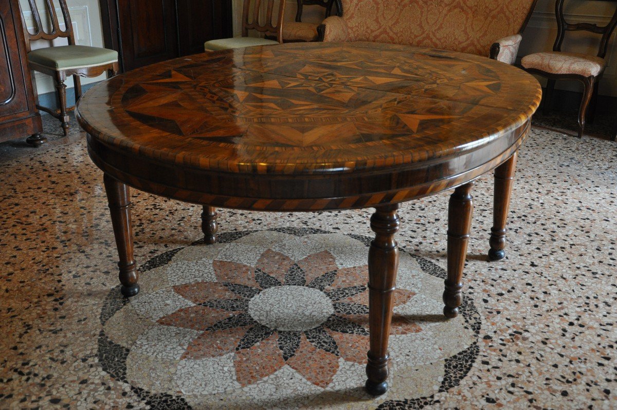 Elegante tavolo ovale sec. XIX 
