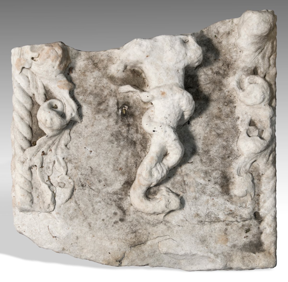 Altorilievo rinascimentale raffigurante: "Il bastone di Asclepio"