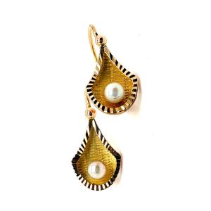 Pearl Sleeper Earrings