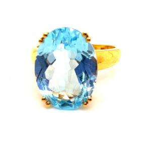 Topaz Ring In Yellow Gold