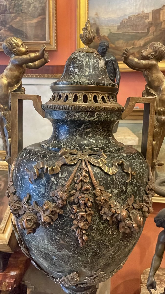 grande vaso decorativo del XIX secolo  con motivi floreali e putti Francia Italia-photo-2