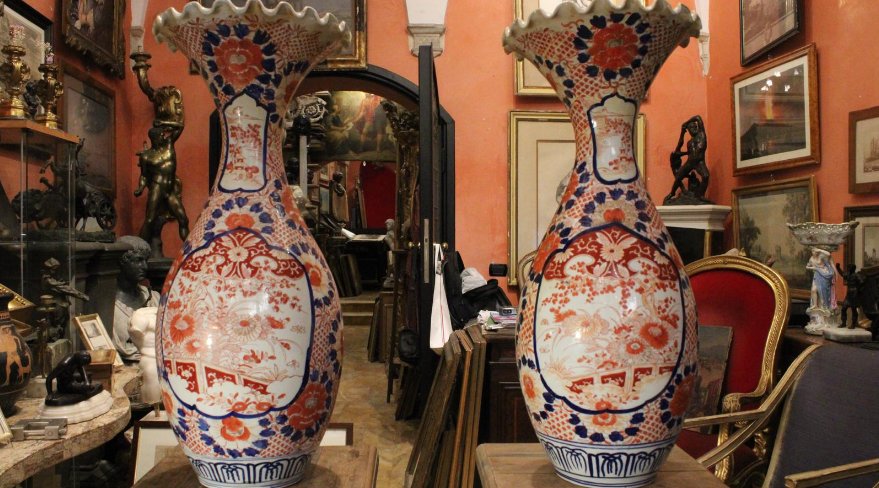Coppia di vasi giapponesi in porcellana  -XIX secolo 