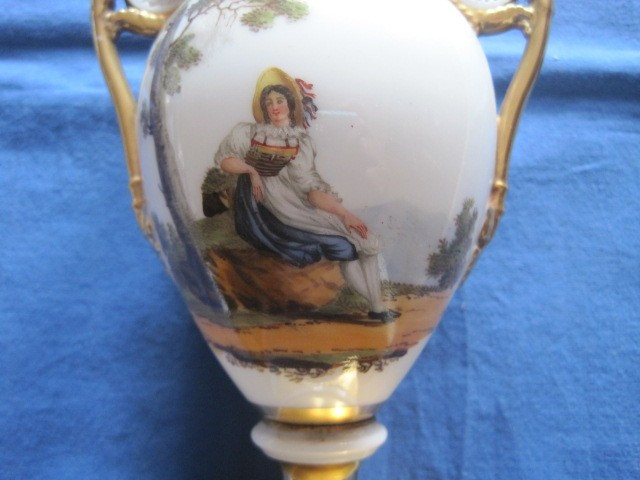 Coppia di vasetti  in porcellana dipinti con personaggi e paesaggi.  Francia, 19° secolo-photo-3