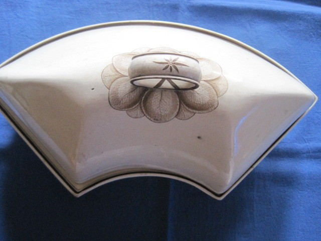 antipastiera con coperchio in ceramica  Wedgwood, Inghilterra XIX secolo 