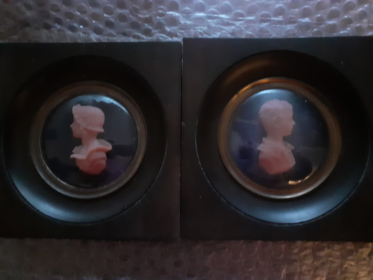 Coppia di profili in cera di Francesco Pozzi, Italia, 19mo secolo