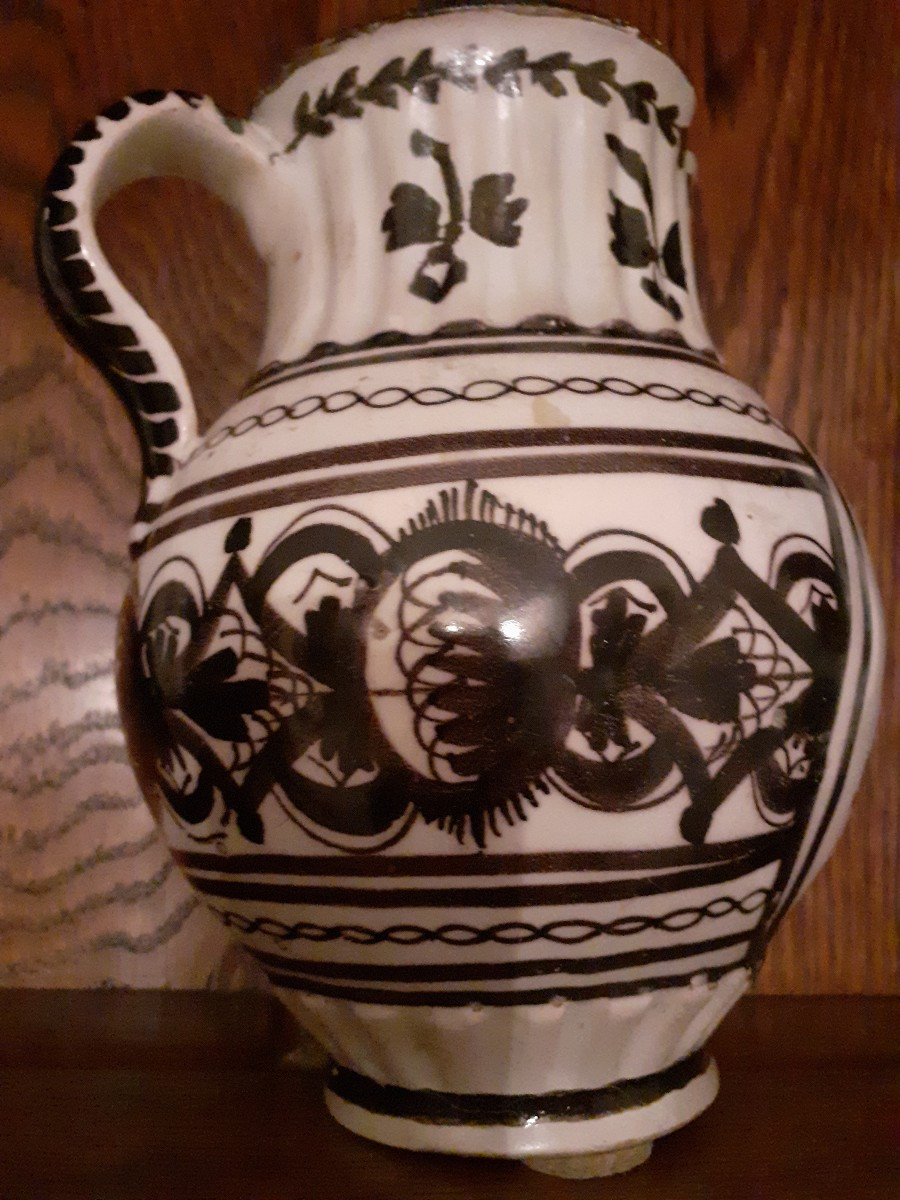 Brocca in maiolica decorata in manganese, XIX secolo-photo-2