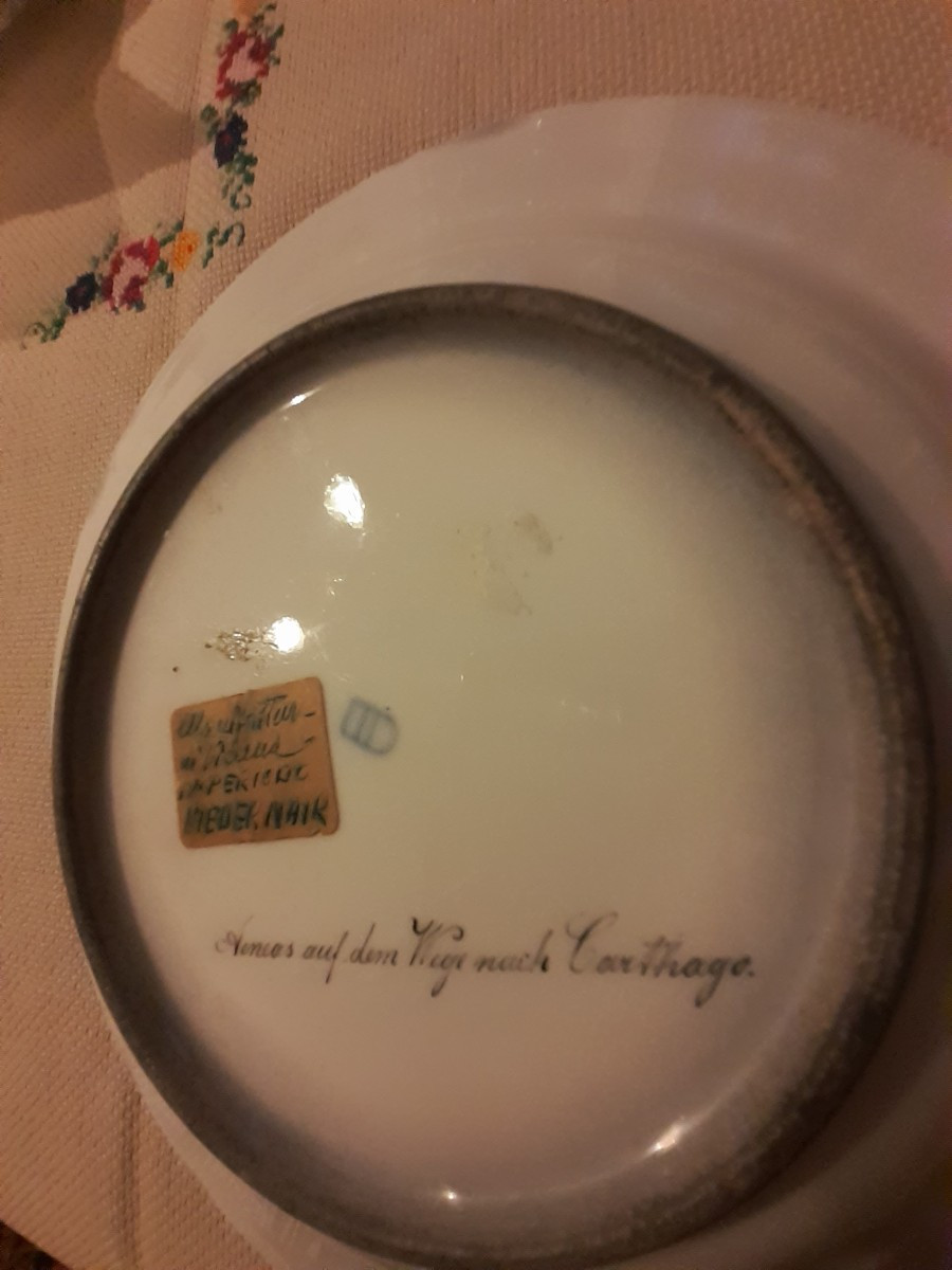 Piatto in porcellana di Vienna  dipinto con personaggi classici, VIenna, XIX secolo -photo-1