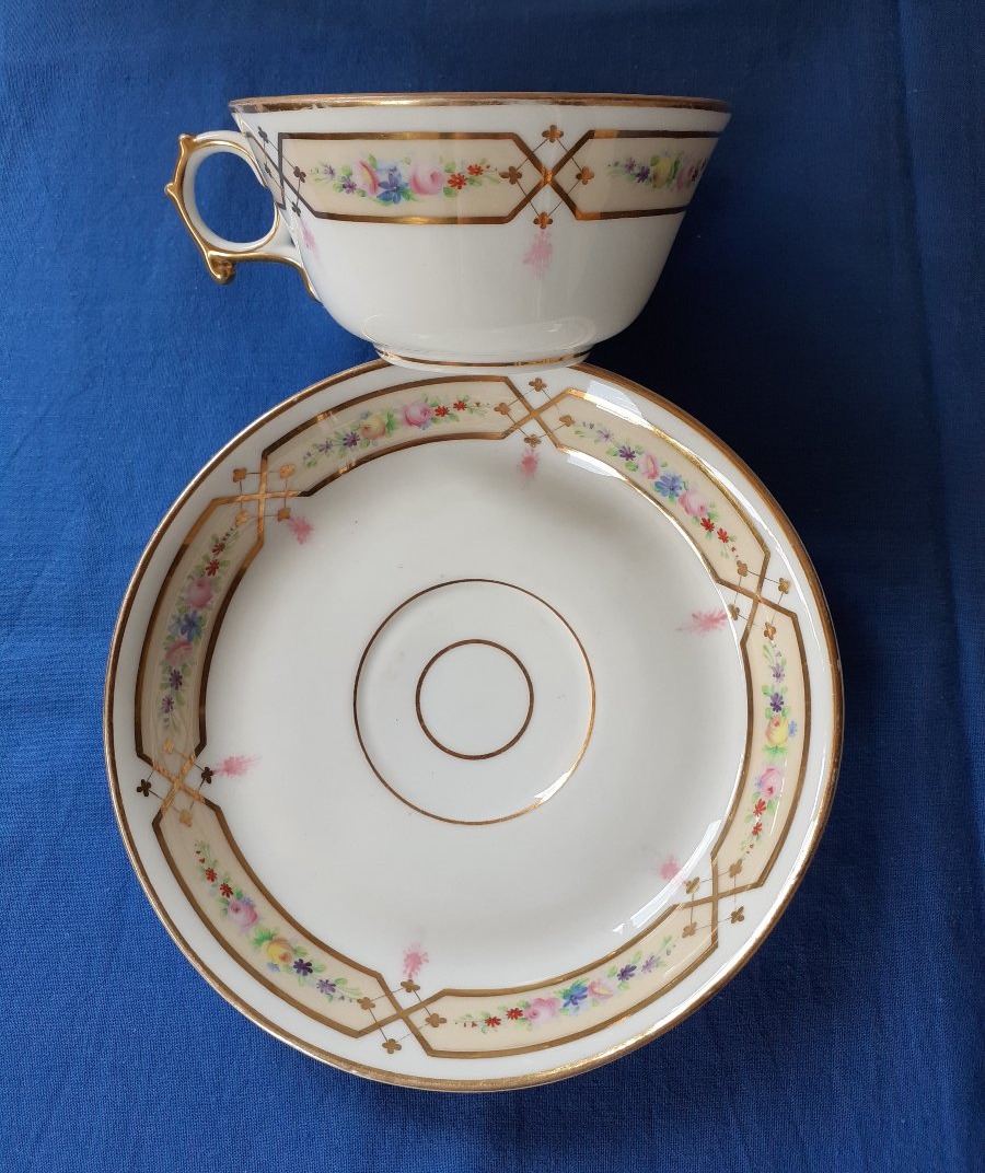 Tazza e piattino in porcellana  della manifattura Gardner, Russia, 1890 circa-photo-2