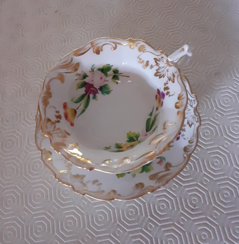 Tazza e piattino in porcellana, Russia, XIX secolo
