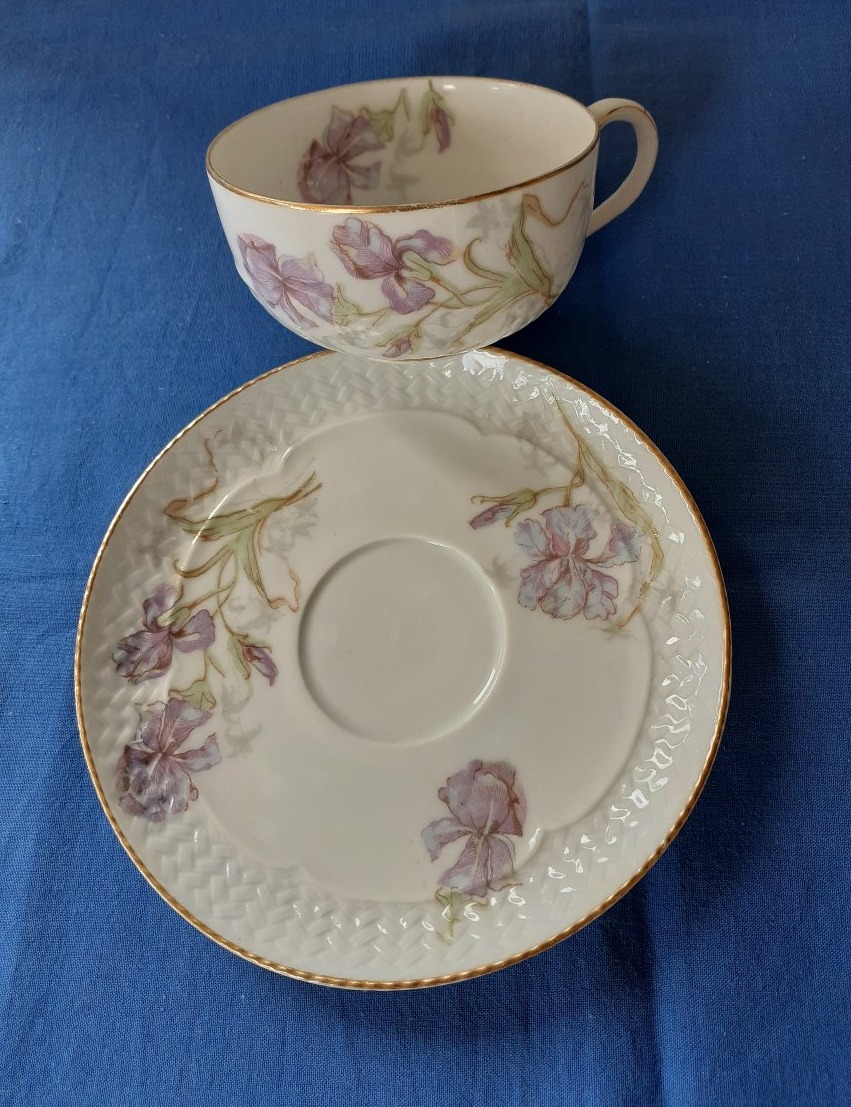 Tazza e piattino in porcellana, Russia XIX secolo