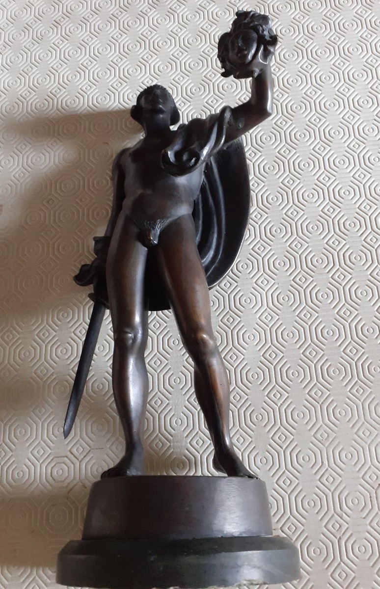 Perseo che mostra  la testa di Medusa, bronzo patinato, Italia 1930 circa