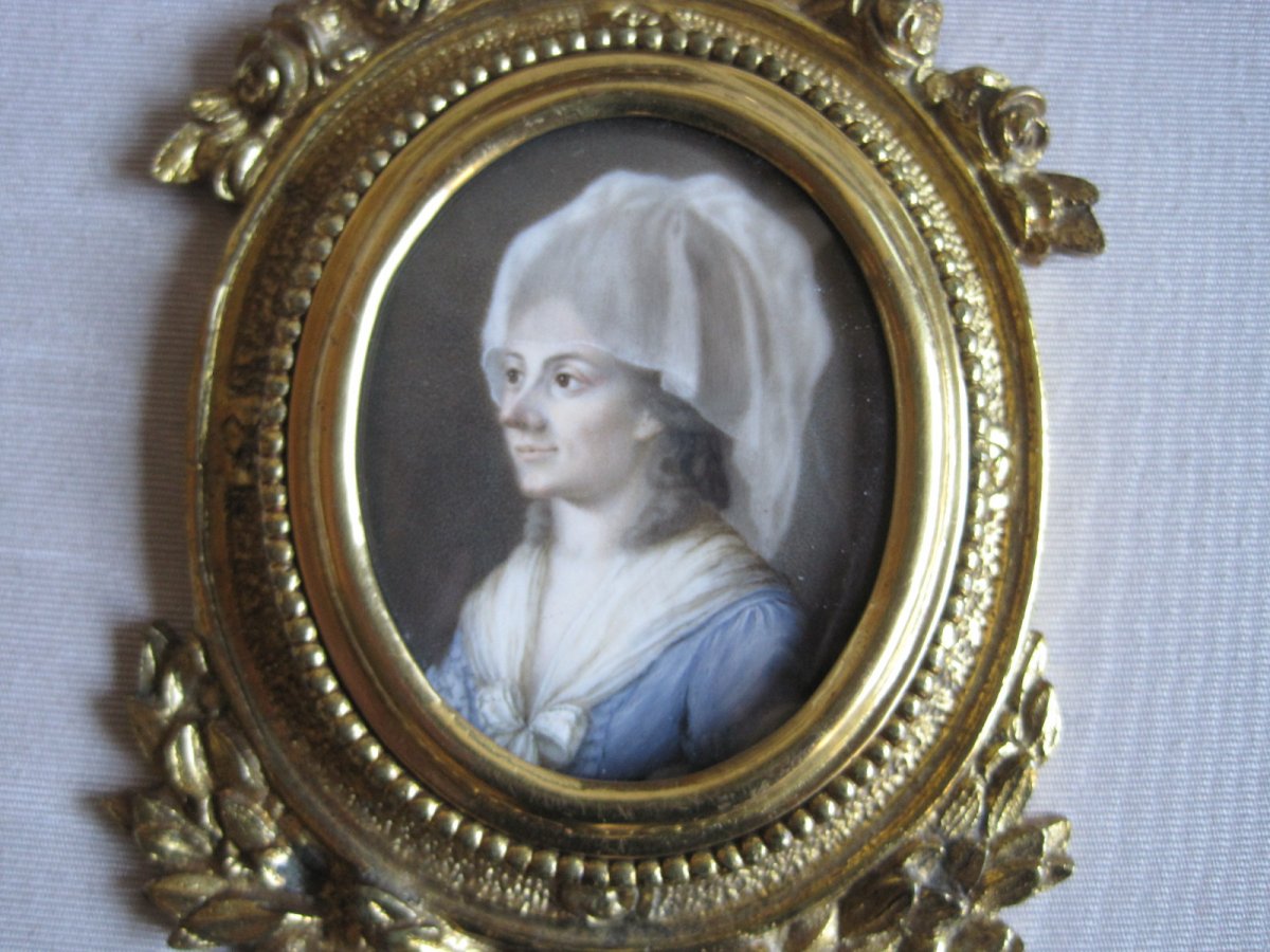 Portrait Miniature Sur Ivoire d'une Dame,  France, Fin Du XVIII Siècle