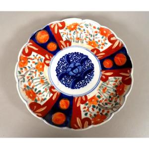 19th Century Japanese Imari Plate - Stylized Rose Motif