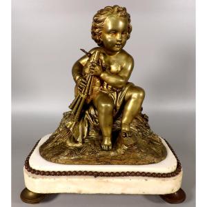 Bronze With Gilt Patina On A White Marble Base, Late 19th Century - Putti Playing The Bagpipes