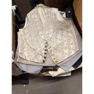 Lot Of Fabrics - 19th Century Clothes And Linens