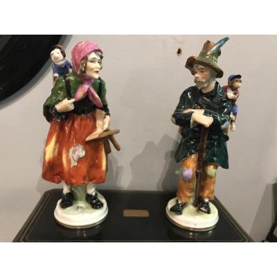 Couple Of Vagabonds And Animals In Polychrome Porcelain
