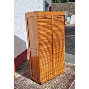 Double Oak Filing Cabinet With Two Curtains "known As Notary" 20th Century