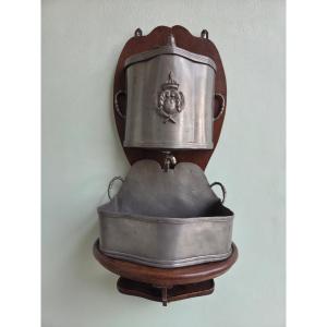 Fountain, Wall-mounted Washbasin In Pewter, Louis XV Regency, 19th Century
