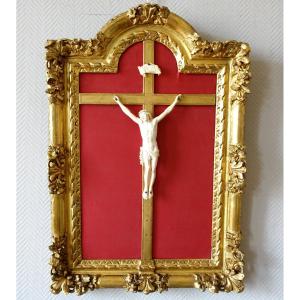 Large Christ In Ivory, Frame In Golden Wood, Louis XIV Regency Period - Early 18th Century
