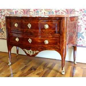 Hubert Hansen - Commode d'époque Louis XV En Plaquage De Satiné - Estampille