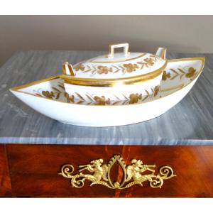 Paris Porcelain Butter Dish From The Directoire Period, Late 18th Century, In The Style Of Locré