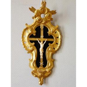Christ In Ivory With Rich Rocaille Frame In Golden Wood, Provence Louis XV Period Mid 18th Century