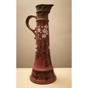 Sarreguemines Vase. V Kremer.
