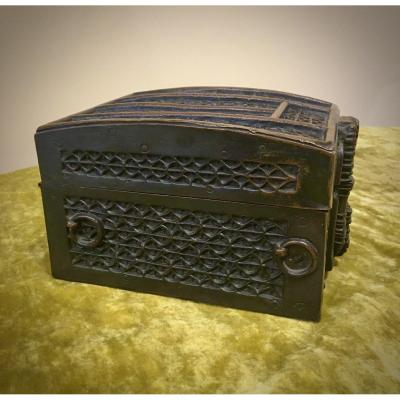 Nineteenth Messenger / Electroplating Box.