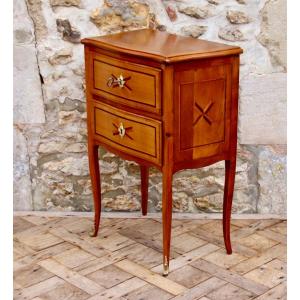 18th Century Curved Jumping Chest Of Drawers In Cherry