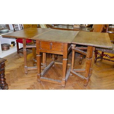 Table XVII Gateleg Walnut