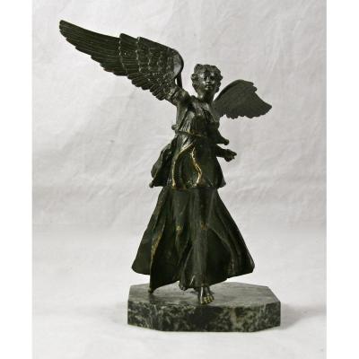 Nineteenth Bronze Winged Woman In Antique