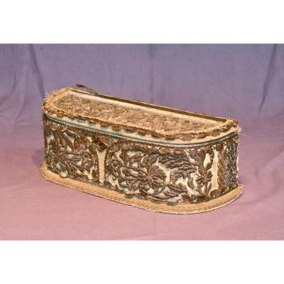 Box In Damascus Velvet Eighteenth Time