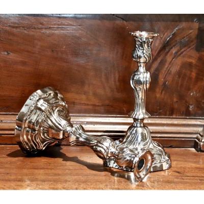 Paire De Bougeoirs Rocaille XIXème En Bronze Argenté