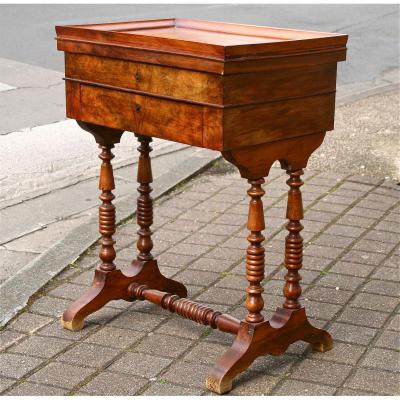 Worker Nineteenth Walnut