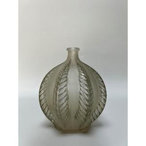 René Lalique Art Deco Vase (malines) From 1924
